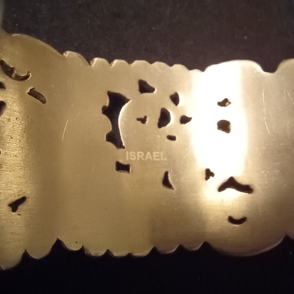 Cuff - Picture 7 of 7